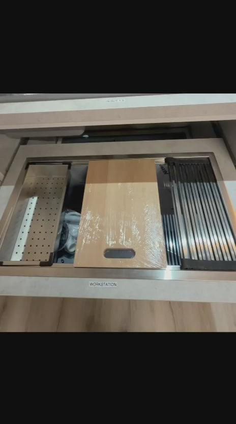 STAINLESS STEEL WORKSTATION /KITCHEN SINK
