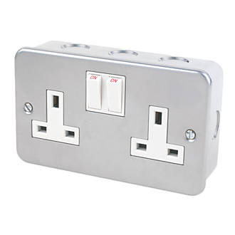 SASTA 13A 2-GANG SP SWITCHED METAL CLAD SOCKET WITH WHITE INSERTS